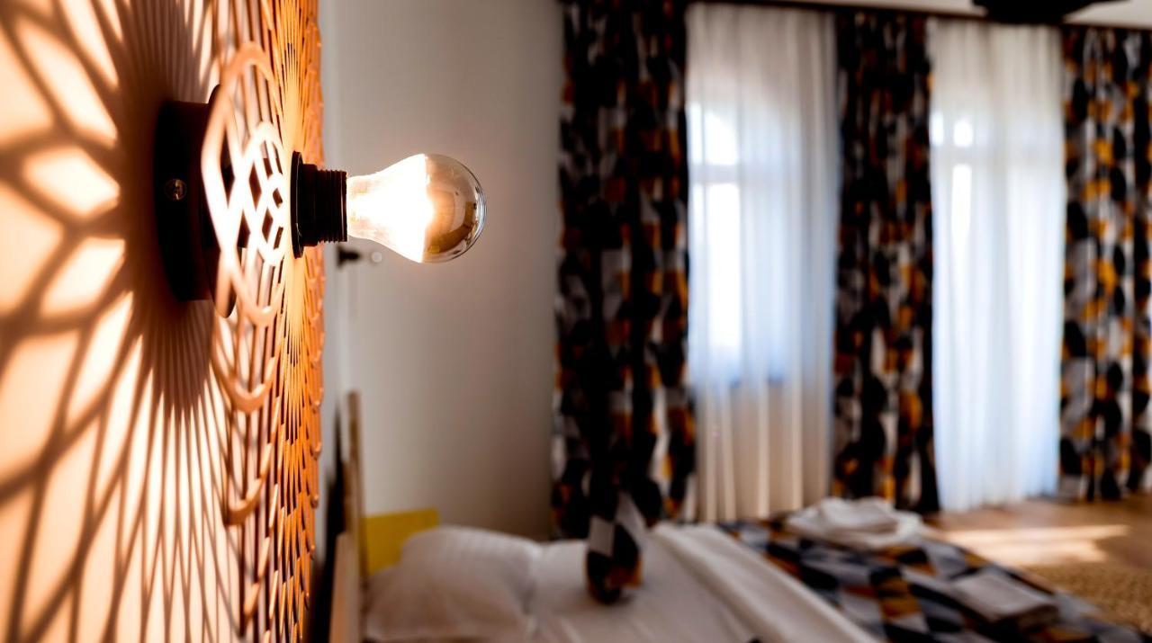 Conacul Olarilor Bed & Breakfast Baia de Fier Exterior photo