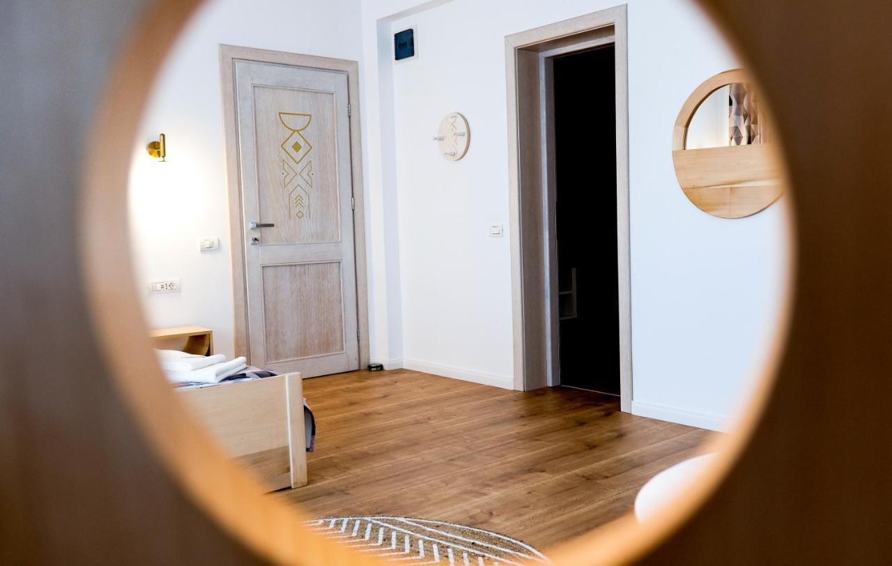 Conacul Olarilor Bed & Breakfast Baia de Fier Exterior photo