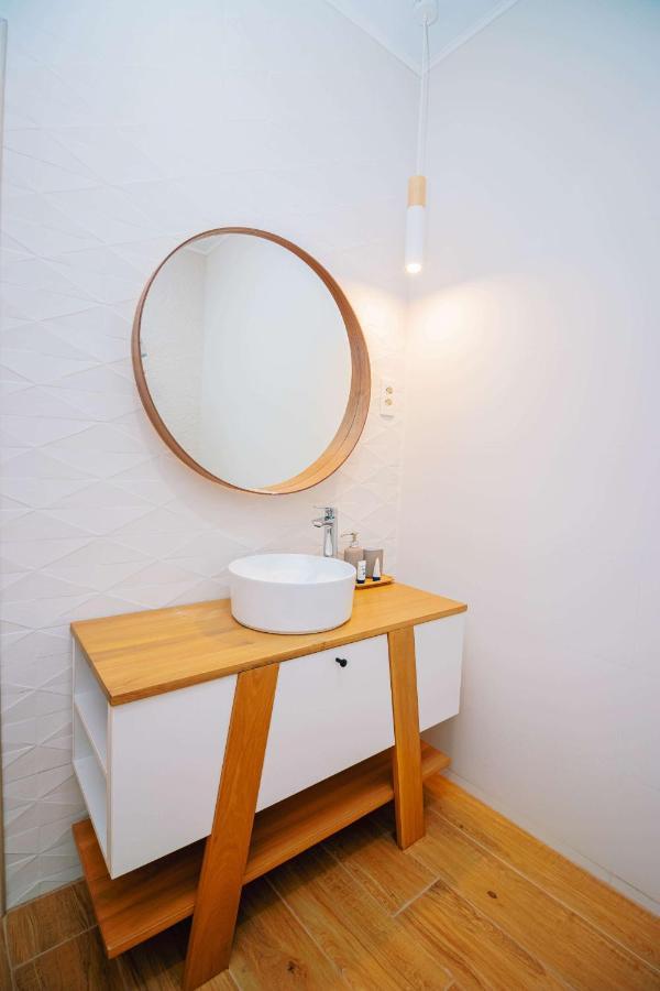 Conacul Olarilor Bed & Breakfast Baia de Fier Exterior photo